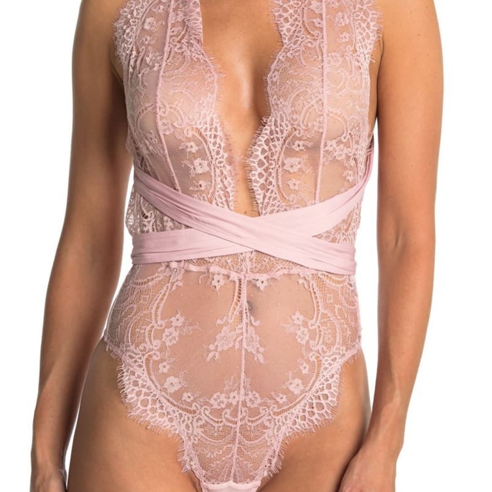 Free People Show Off Bodysuit in Ballet Combo - Picture 2 of 9